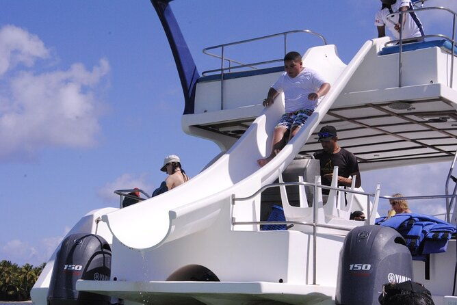 catamaran-boat-cruise-up-10-people