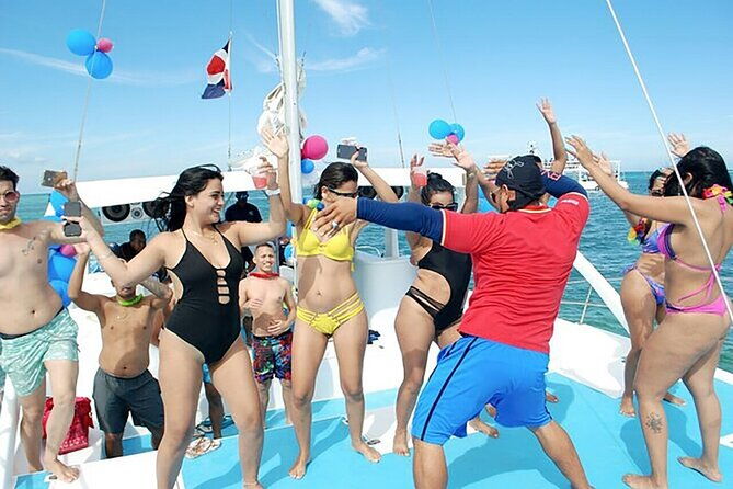 catamaran-boat-party-experience-in-punta-cana