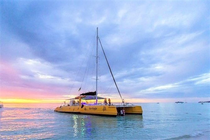 catamaran-cruise-full-day-tour-to-ricks-cafe-and-negril-beach
