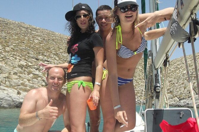 catamaran-cruise-in-mykonos-with-meal-drinks-transport