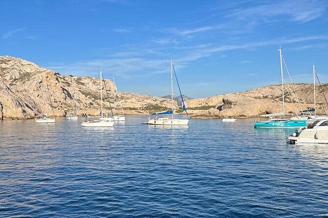 catamaran-cruise-in-the-frioul-archipelago-in-marseille-2