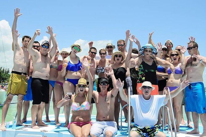 catamaran-cruise-snorkel-natural-pool-open-bar-all-included