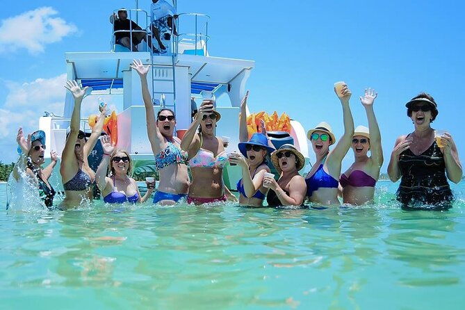 catamaran-cruise-snorkel-natural-pool-open-bar-all-included