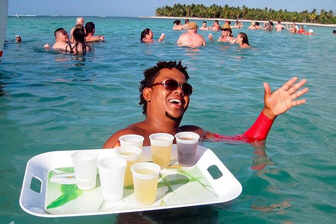catamaran-cruise-snorkel-natural-pool-open-bar-all-included