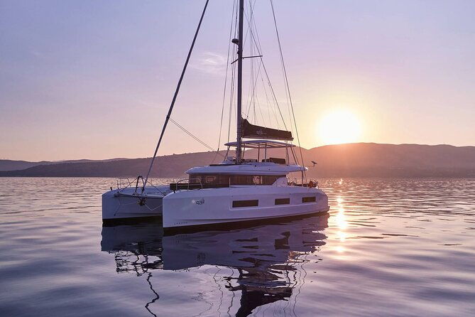 catamaran-cruise-to-dia-island-with-meal-and-water-activities