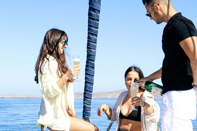 catamaran-cruise-to-dia-island-with-meal-and-water-activities