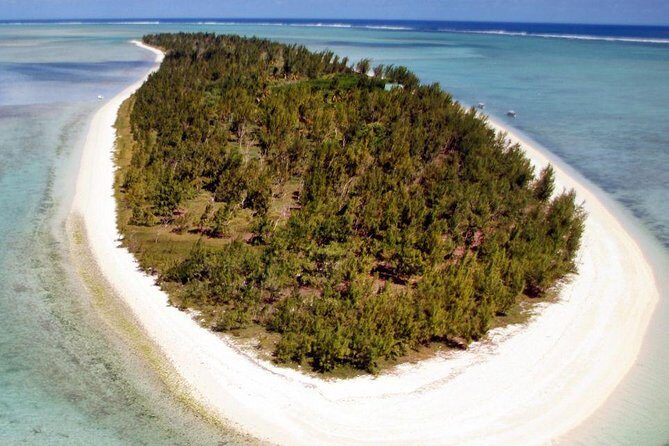 Catamaran Cruise to Ile Aux Bénitiers: Dolphin watch, Crystal Rock & Transfer - FAQs
