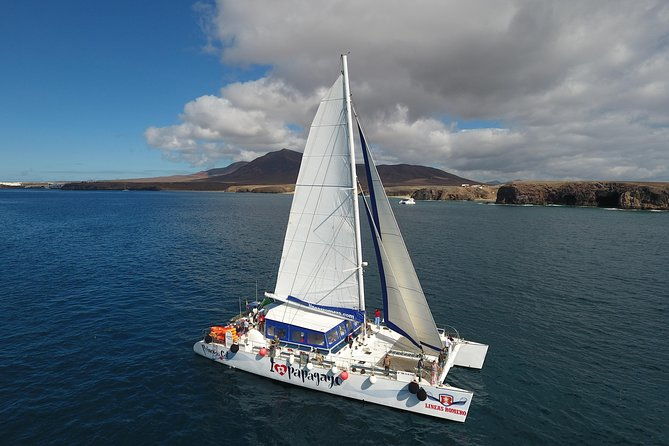 catamaran-cruise-to-papagayo-beaches-lunch-and-water-activities