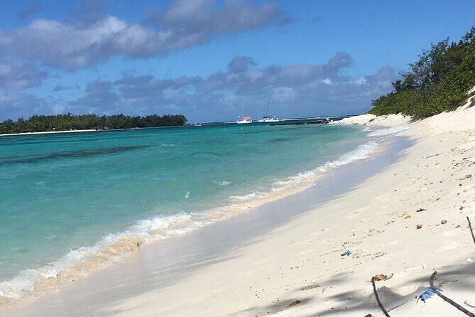 Catamaran Full-Day 3 island Northern Isles Cruise in Grand Baie - The Sum Up: Who Will Love This Tour?