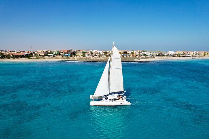 Catamaran Half Day - Beautiful day on the Atlantic Ocean - Key Points
