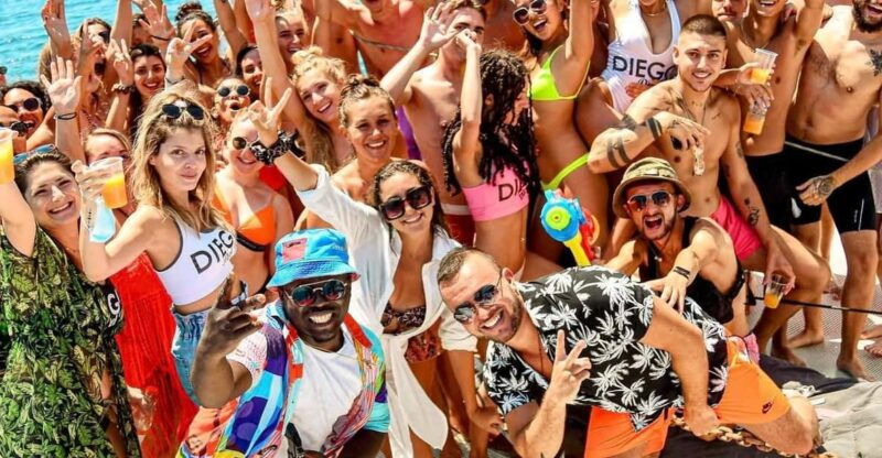 catamaran-lucile-famous-boat-cata-party