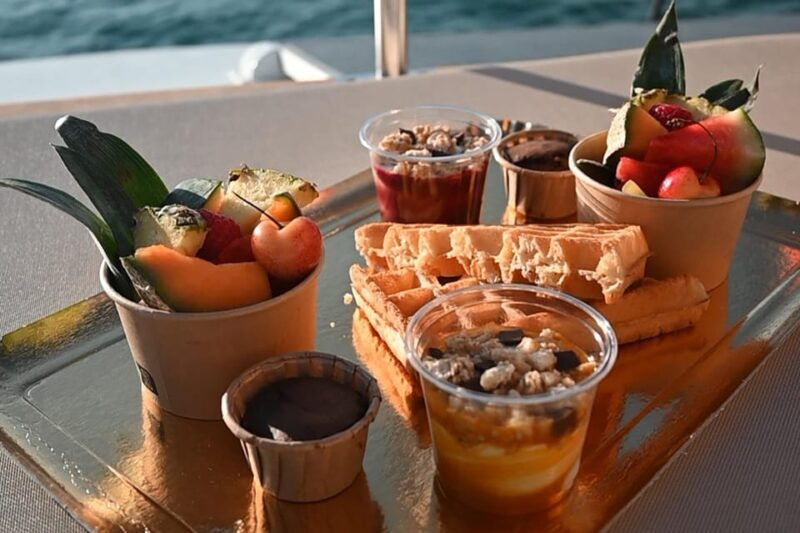 catamaran-lucile-sunday-brunch