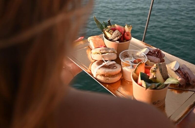 catamaran-lucile-sunday-brunch
