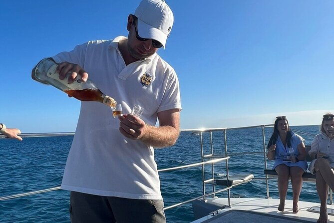 catamaran-ocean-cruise-tour-food-drinks-included-2