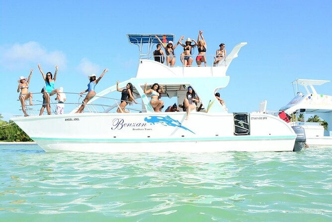 catamaran-party-boat-in-punta-cana-with-pick-up