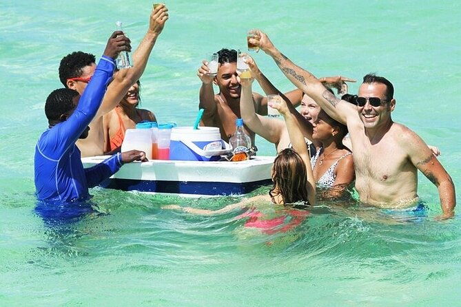 catamaran-party-in-punta-cana-with-unlimited-drinks