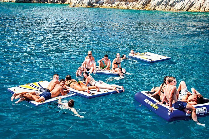Catamaran ride -Costa Brava with barbecue and drinks. Familiar. - Key Points