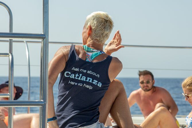 catamaran-sailing-in-lanzarote