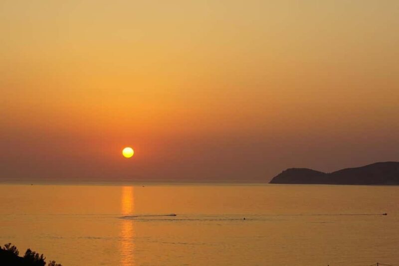 Catamaran Sunset Cruises - What’s Included and What’s Not