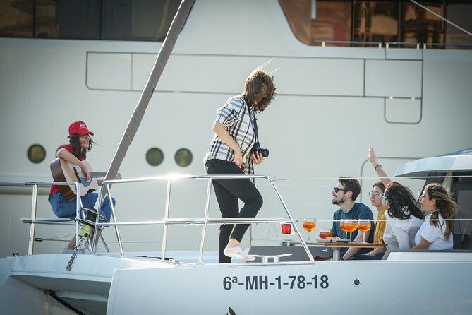 catamaran-sunset-with-drinkssnacks-small-group-w-optional-dinner-3