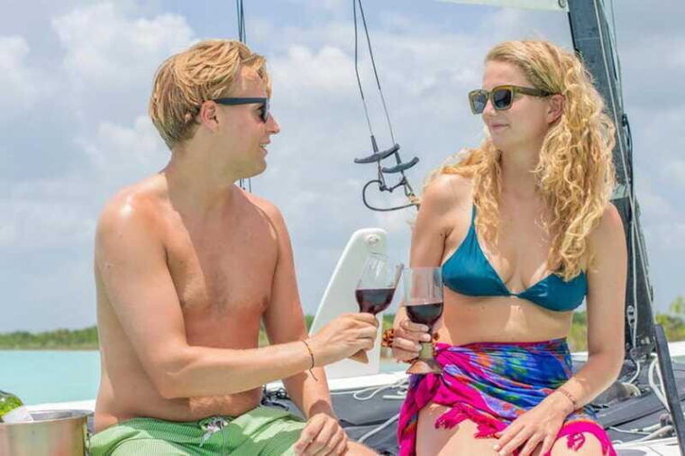 catamaran-through-the-bacalar-lagoon-and-make-new-friends