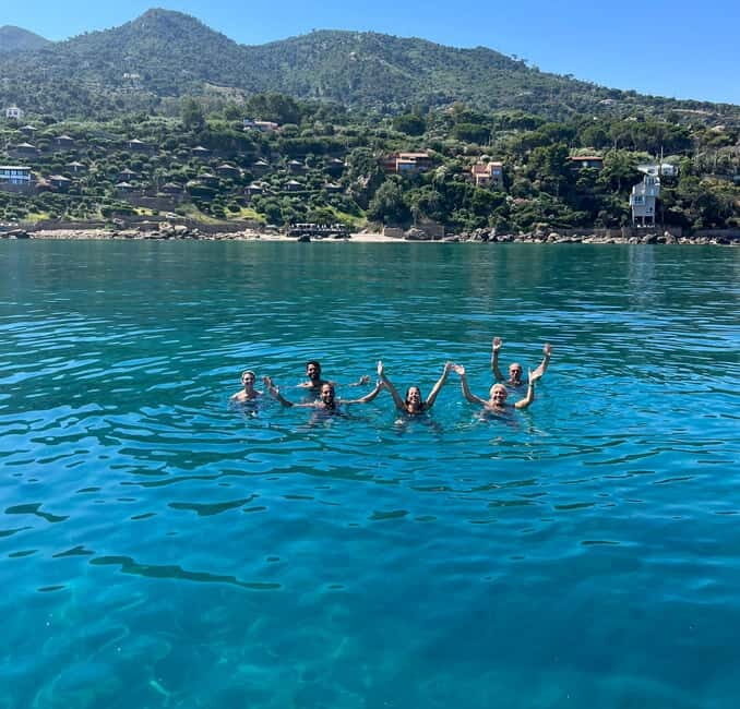 Catamaran tour along the Cefalù coast with aperitif and snorkeling - FAQ