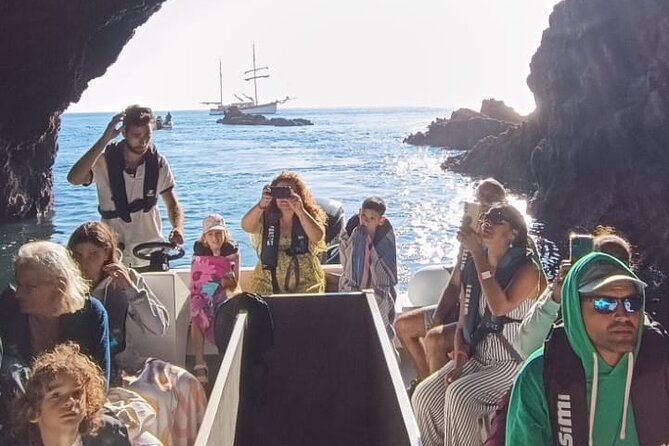 catamaran-trip-to-berlengas-island-visit-to-the-caves