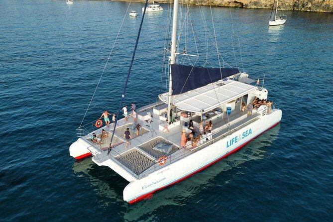 catamaran-with-bbq-in-the-bay-of-palma-2