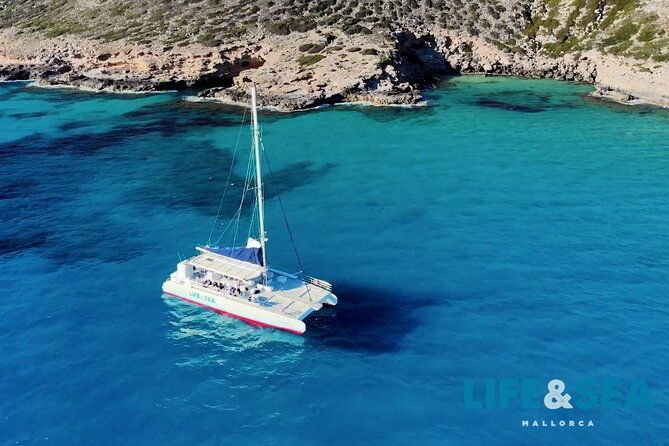 catamaran-with-bbq-in-the-bay-of-palma