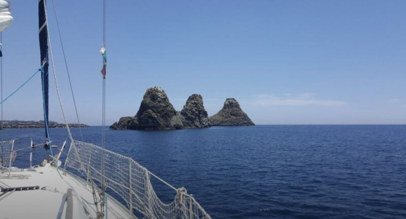 catania-spritz-and-sunset-sailing-tour