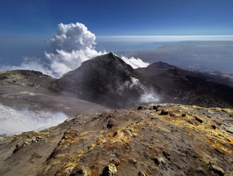 catania-summit-craters-from-north-etna-with-4x4-vehicles