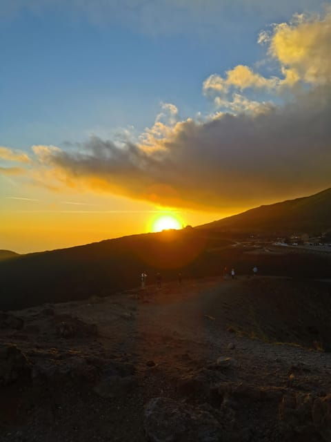 catania-sunset-trekking-on-mount-etna-with-wine-tasting