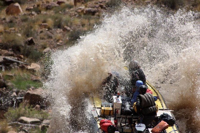 cataract-canyon-rafting-adventure-from-moab