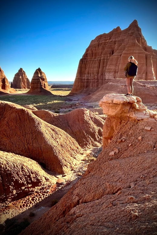 cathedral-valley-4x4-tour-temples-of-the-sun-and-moon-4-hrs