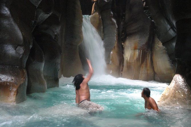 cathedral-waterfall-hot-springs-adventure-rincon-de-la-vieja-from-from-liberia