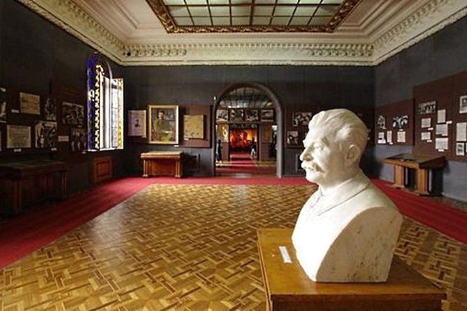 cave-city-uplistsikhe-and-stalin-museum