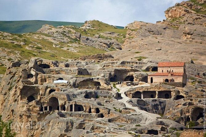 cave-city-uplistsikhe-and-stalin-museum