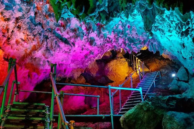 cave-okinawa-a-mysterious-limestone-cave-that-you-can-easily-enjoy