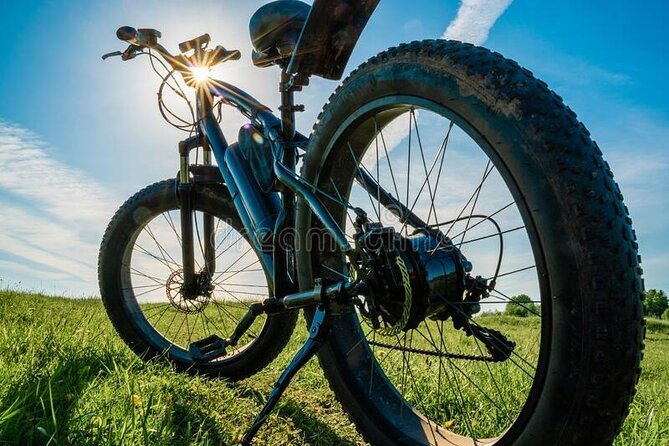 cave-point-e-bike-tour