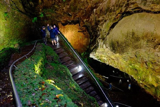 cave-tour-in-terceira