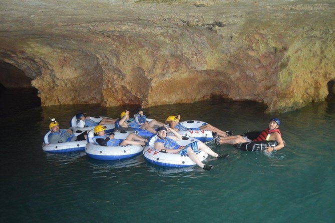 cave-tubing-family-style