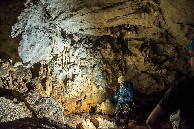 caving-tour-near-lisbon