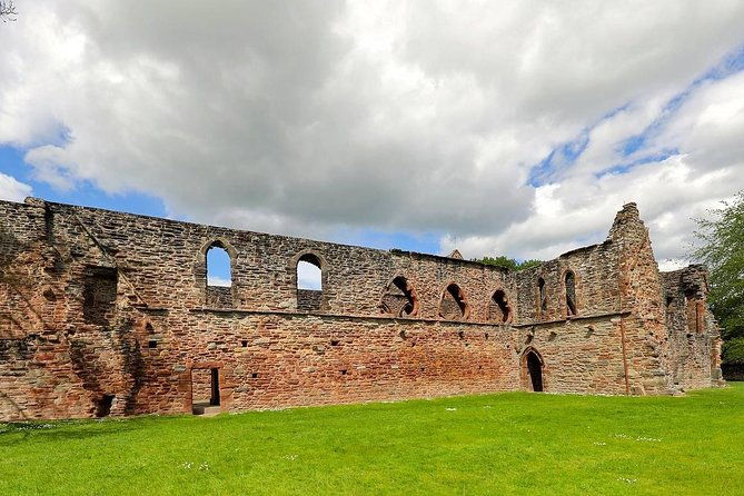 cawdor-castle-inverness-culloden-outlander-and-loch-ness-tour