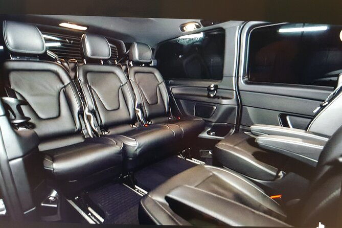 cdg-disneyland-paris-private-van-transfer-from-paris-cdg-airports-to-disney