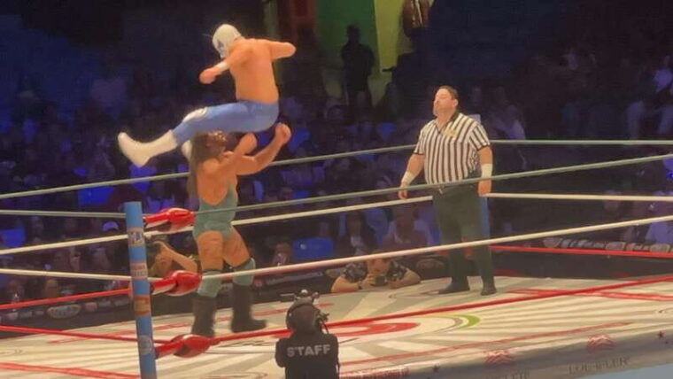 cdmx-arena-mexico-wrestling-tour-wrestler-masks-and-fun