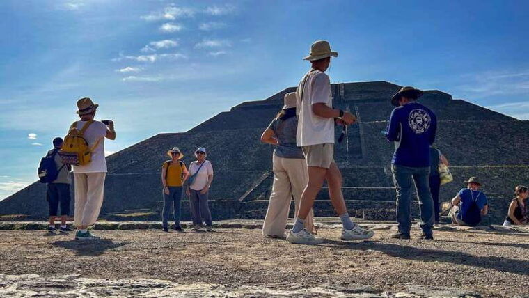 cdmx-guided-tour-of-the-teotihuacan-pyramids-and-guadalupe-shrine
