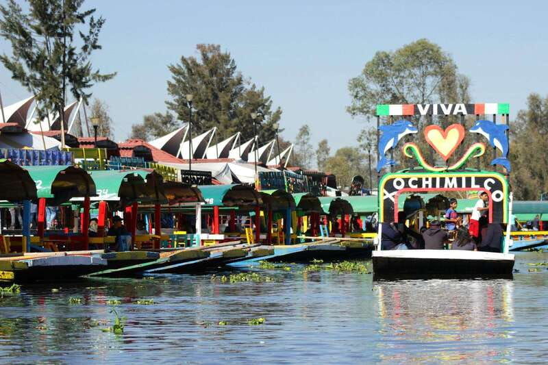 cdmx-trajinera-ride-in-xochimilco-with-tacos-music-and-drinks