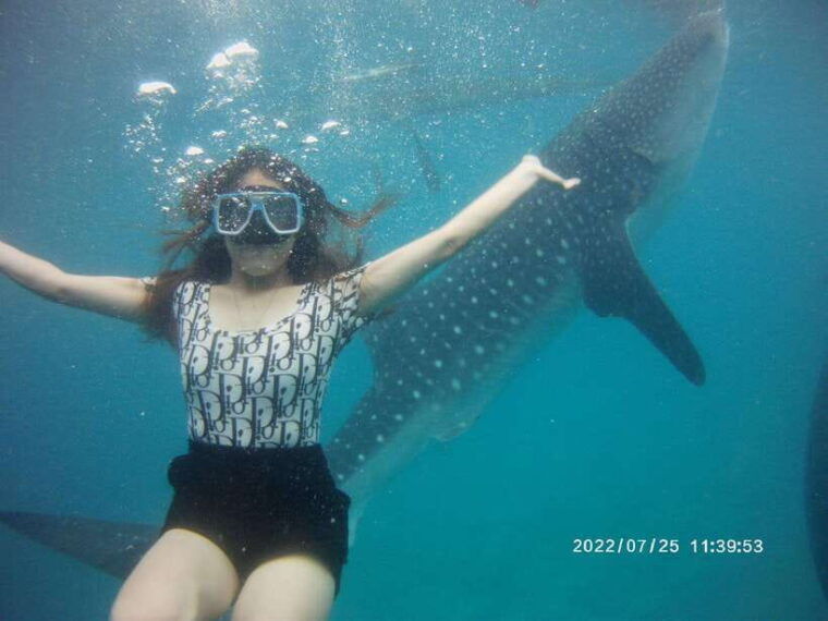 cebu-group-tour-whaleshark-watching-kawasan-canyoneering