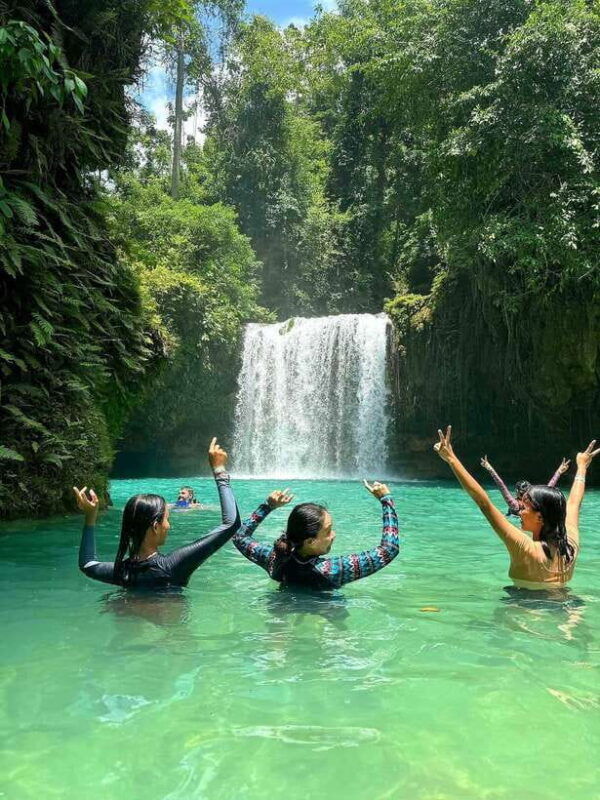 cebu-join-whale-shark-swimming-kawasan-falls-canyoneering