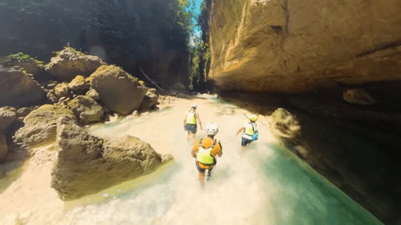 cebu-kawasan-canyoneering-join-in-tour-with-ziplininglunch